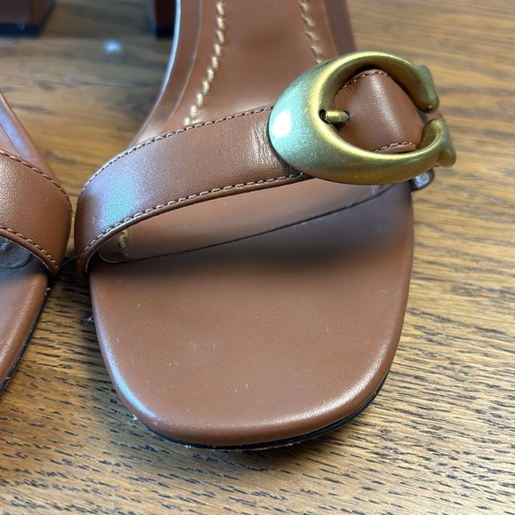 Coach maya c-buckle leather heels - Picture 7 of 9